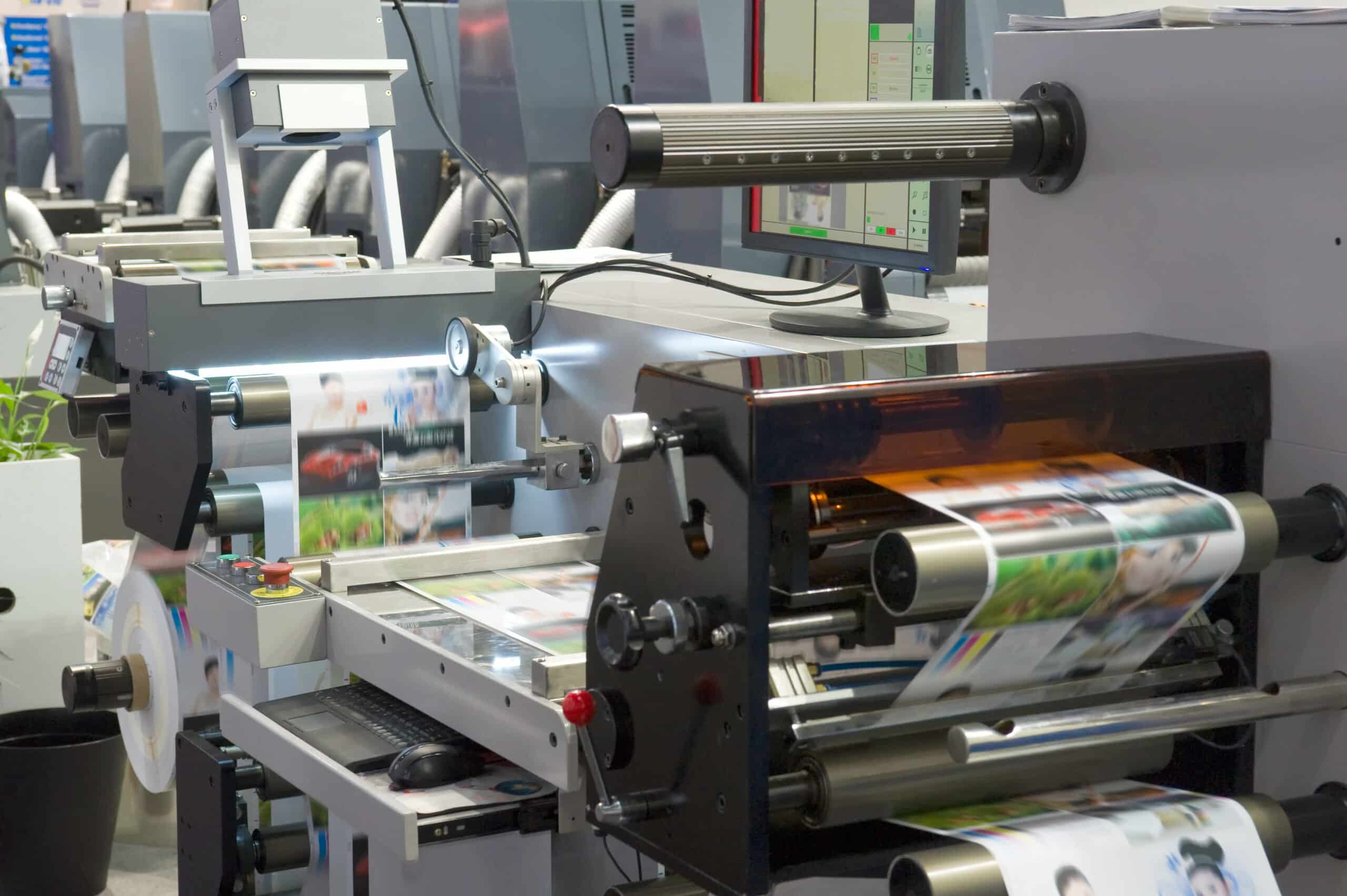 Jak wybrać najlepszą drukarkę atramentową przemysłową dla Twojej linii produkcyjnej?
