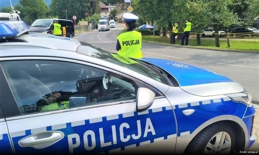 Ucieczka kierowcy z dziećmi bez fotelików zakończona interwencją policji